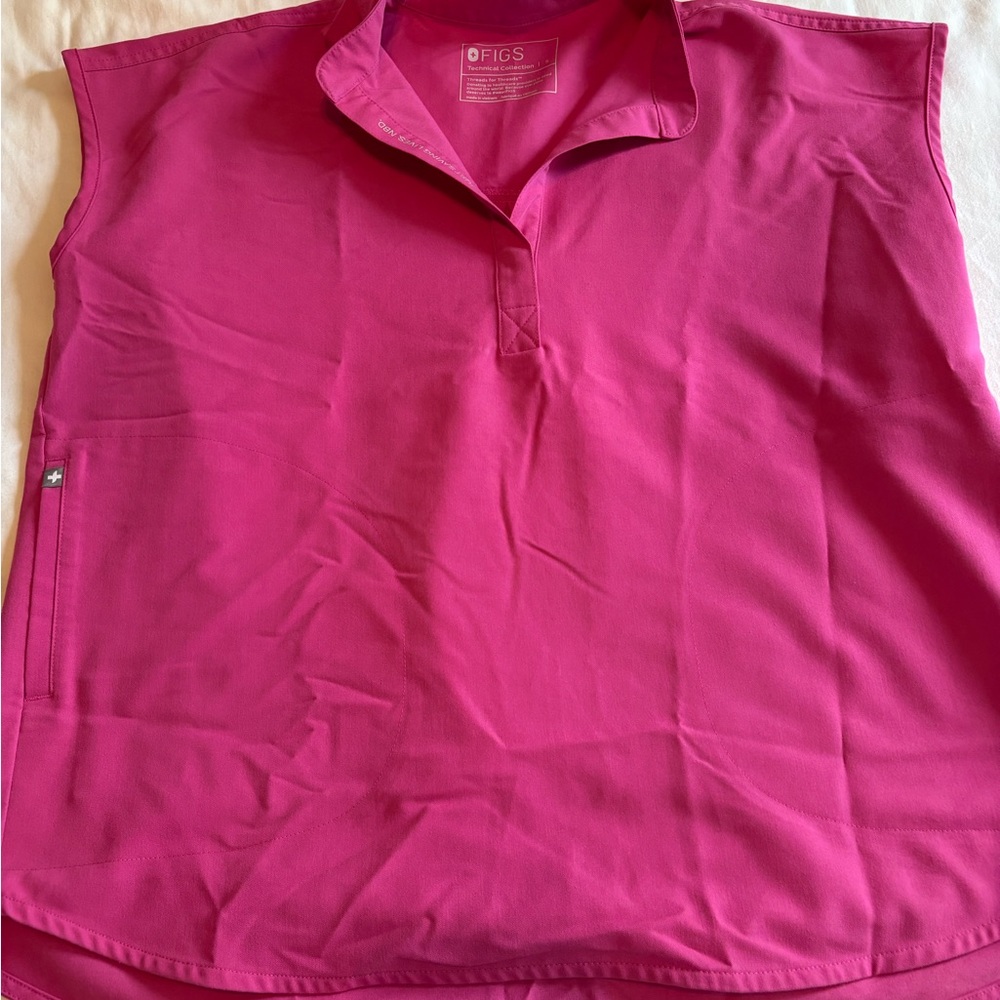 Figs Rafaela top in Electric orchid Small